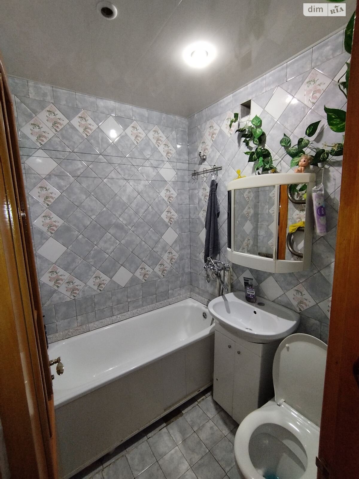 Продажа двухкомнатной квартиры в Кременчуге, на ул. Гоголя 4/8, район Автозаводской фото 1 Продажа двухкомнатной квартиры в Кременчуге, на ул. Гоголя 4/8, район Автозаводской фото 1