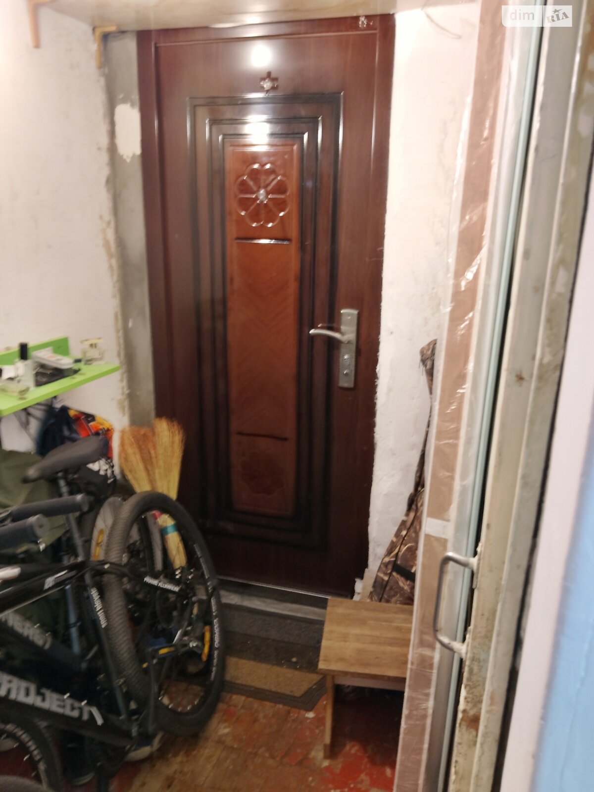 Продажа однокомнатной квартиры в Кременчуге, на ул. Троицкая 101, район Автозаводской фото 1 Продажа однокомнатной квартиры в Кременчуге, на ул. Троицкая 101, район Автозаводской фото 1