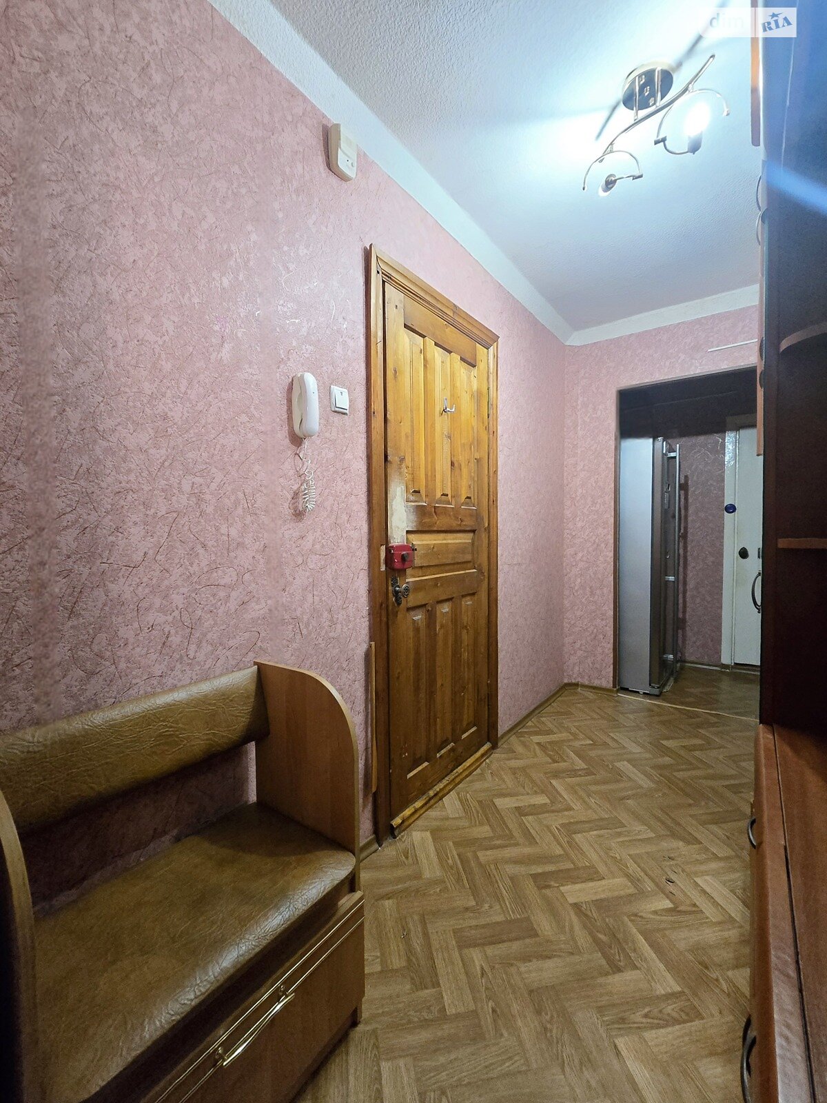 Продажа двухкомнатной квартиры в Кременчуге, на ул. Троицкая 21, район Автозаводской фото 1 Продажа двухкомнатной квартиры в Кременчуге, на ул. Троицкая 21, район Автозаводской фото 1