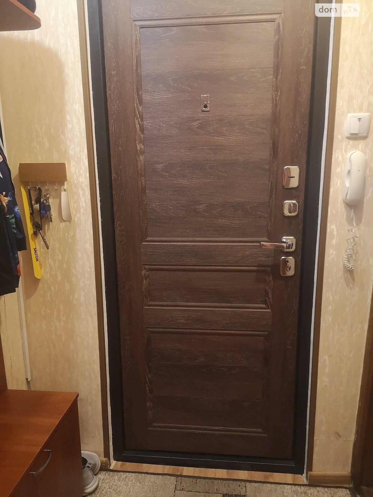 Продаж трикімнатної квартири в Кременчуку, на мас. 297 квартал, район Кременчук фото 1 Продаж трикімнатної квартири в Кременчуку, на мас. 297 квартал, район Кременчук фото 1