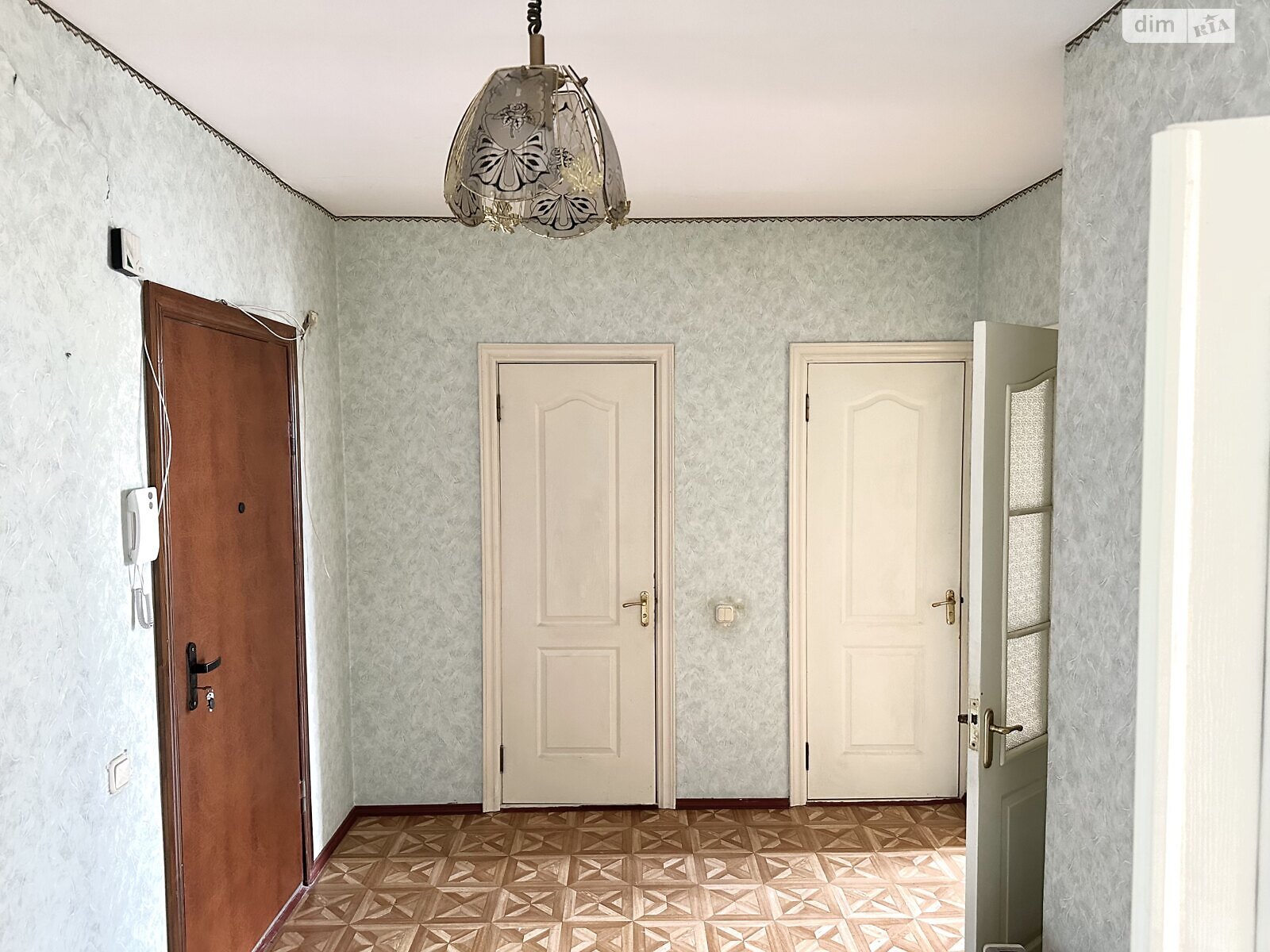 Продажа однокомнатной квартиры в Кременчуге, на ул. Небесной Сотни 30, район Кременчуг фото 1 Продажа однокомнатной квартиры в Кременчуге, на ул. Небесной Сотни 30, район Кременчуг фото 1