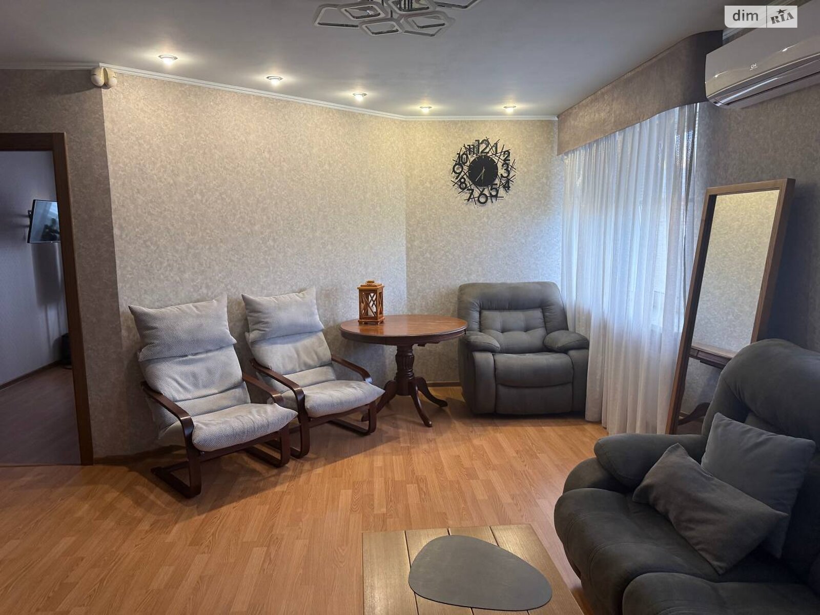 Продажа двухкомнатной квартиры в Кременчуге, на ул. Майора Борищака 6/20, район Крюковский фото 1 Продажа двухкомнатной квартиры в Кременчуге, на ул. Майора Борищака 6/20, район Крюковский фото 1