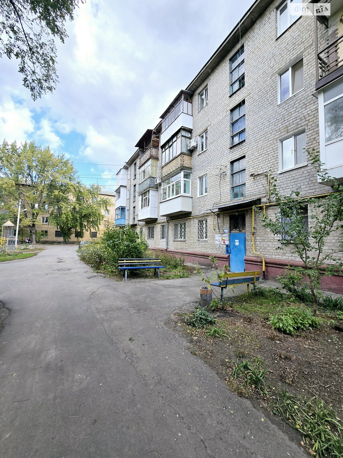 Продаж трикімнатної квартири в Кременчуку, на вул. Республіканська 79, район Крюківський фото 1 Продаж трикімнатної квартири в Кременчуку, на вул. Республіканська 79, район Крюківський фото 1