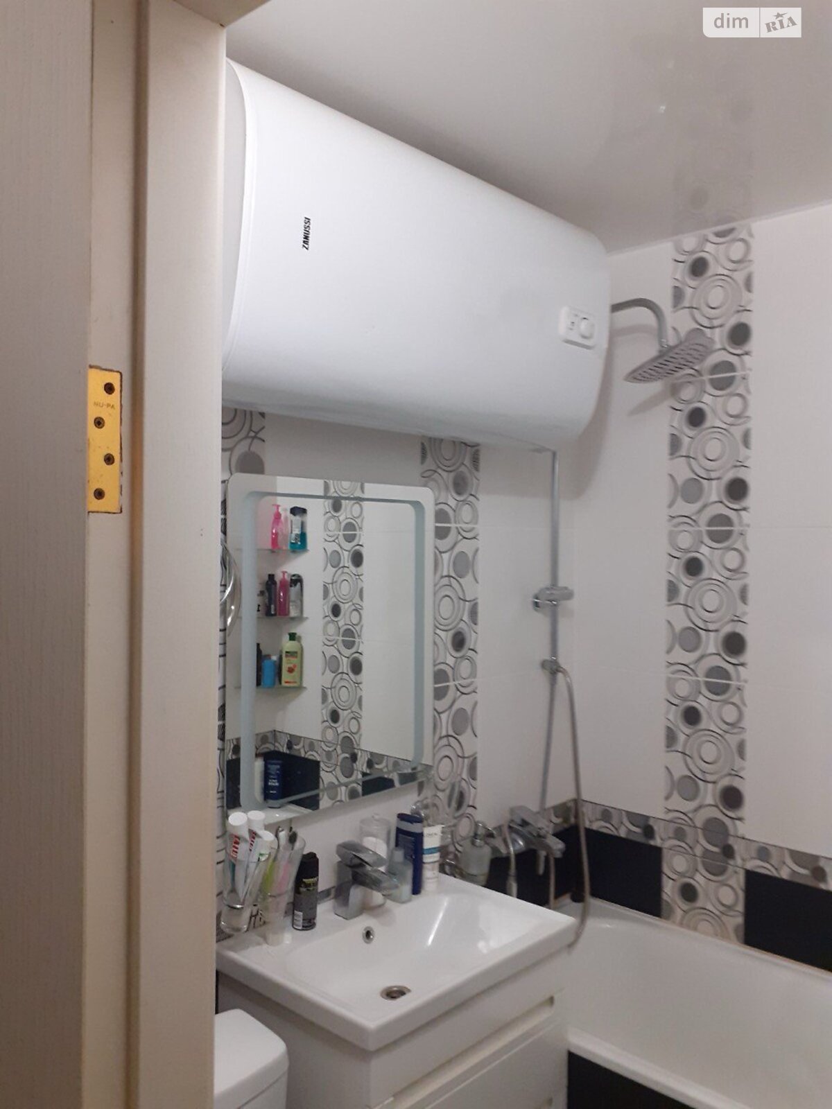 Продаж трикімнатної квартири в Кременчуку, на вул. Покровська (Гагаріна) 22, фото 1 Продаж трикімнатної квартири в Кременчуку, на вул. Покровська (Гагаріна) 22, фото 1