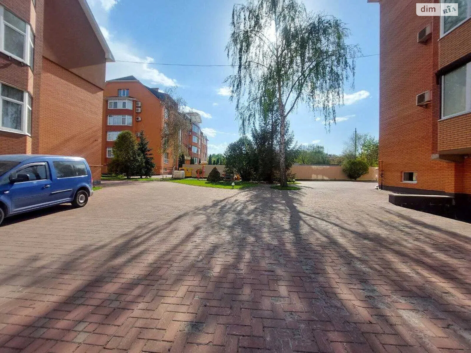 Продажа четырехкомнатной квартиры в Кременчуге, на ул. Алитуская (Жадова Ген.), район Центр фото 1 Продажа четырехкомнатной квартиры в Кременчуге, на ул. Алитуская (Жадова Ген.), район Центр фото 1