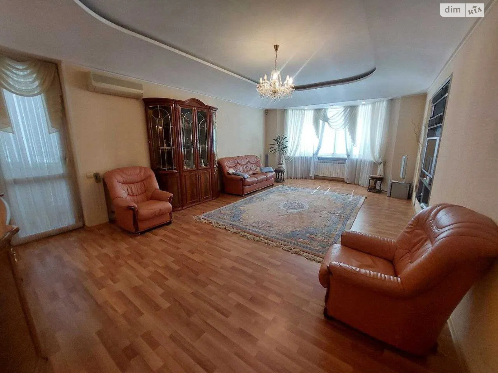 Продажа четырехкомнатной квартиры в Кременчуге, на ул. Алитуская (Жадова Ген.), район Центр фото 1 Продажа четырехкомнатной квартиры в Кременчуге, на ул. Алитуская (Жадова Ген.), район Центр фото 1