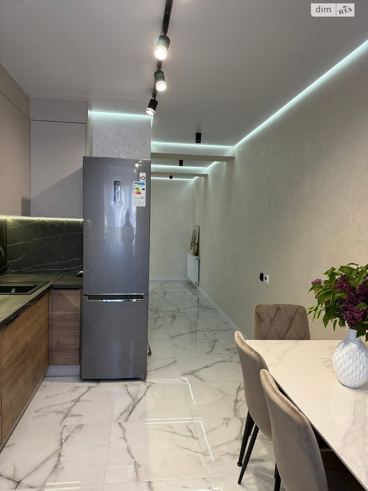 Продаж двокімнатної квартири в Кременці, на вул. Дубенська 33, район Кременець фото 1 Продаж двокімнатної квартири в Кременці, на вул. Дубенська 33, район Кременець фото 1