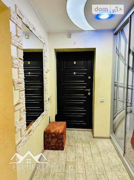 Продаж трикімнатної квартири в Кремінці, на вул. Мікрорайон-3, район Кременець фото 1 Продаж трикімнатної квартири в Кремінці, на вул. Мікрорайон-3, район Кременець фото 1