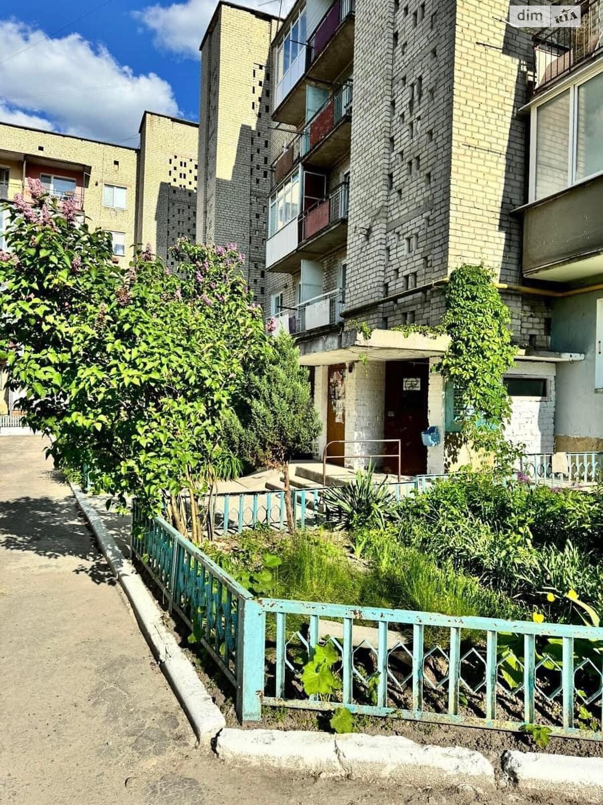 Продажа двухкомнатной квартиры в Кременце, на ул. Защитников Украины 43, район Кременец фото 1