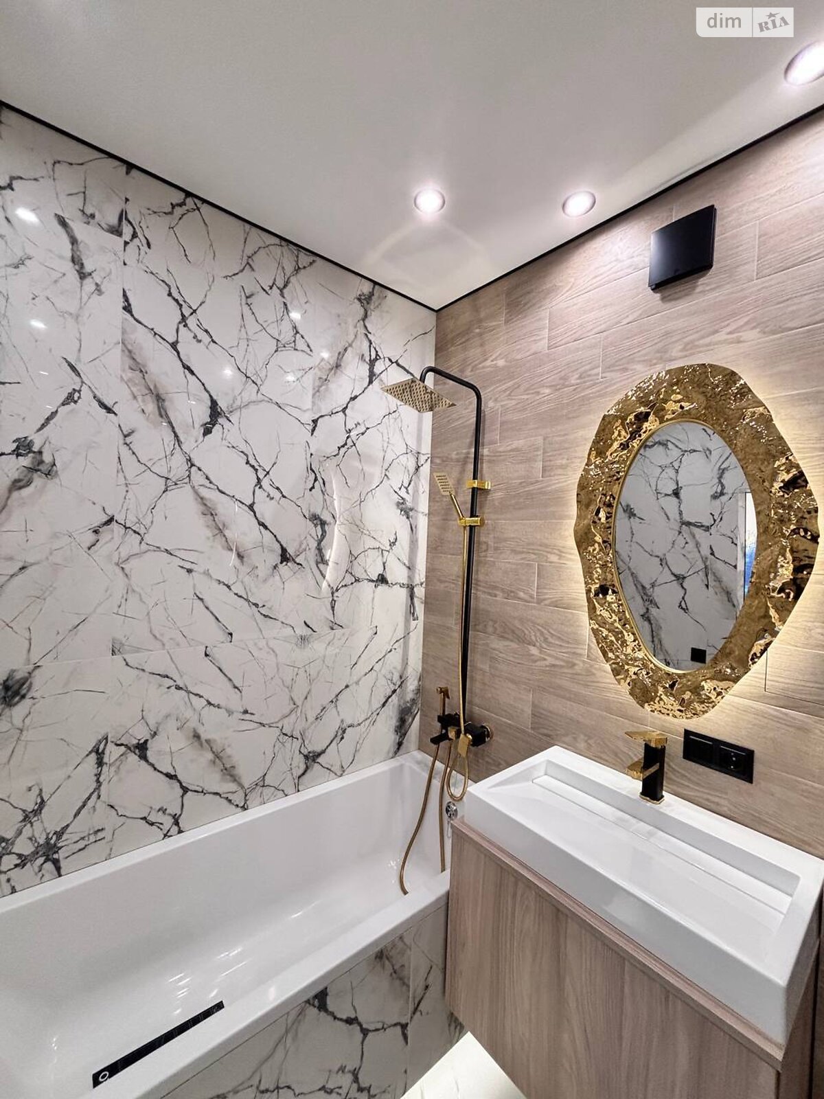 Продажа двухкомнатной квартиры в Криховцах, на ул. 24-го Августа, фото 1