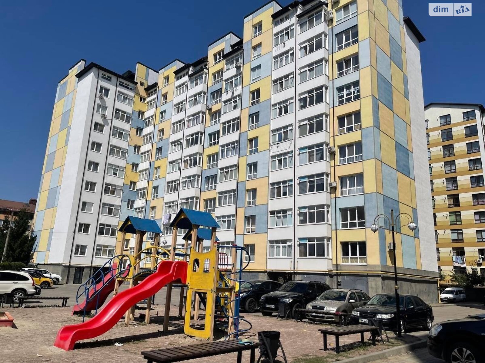 Продаж трикімнатної квартири в Крихівцях, на вул. Довженка О. 25Б, фото 1 Продаж трикімнатної квартири в Крихівцях, на вул. Довженка О. 25Б, фото 1