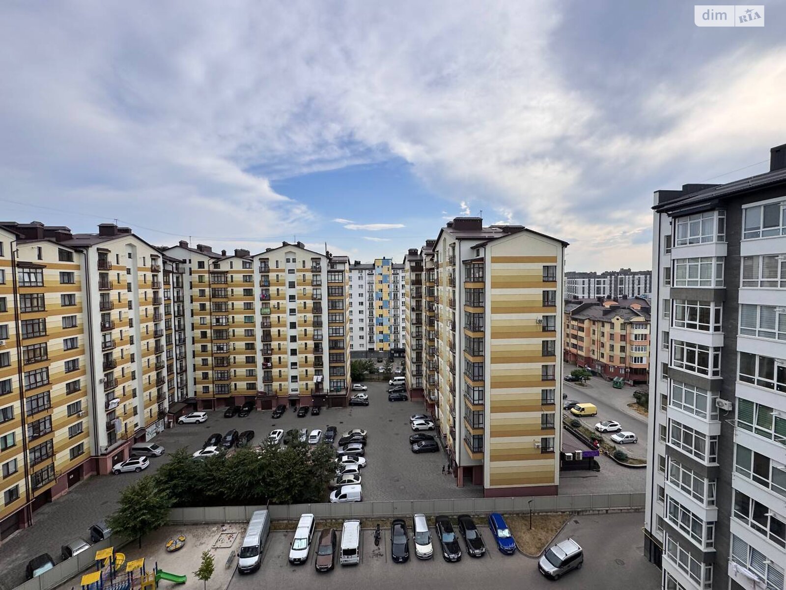 Продаж двокімнатної квартири в Крихівцях, на вул. Довженка О., фото 1 Продаж двокімнатної квартири в Крихівцях, на вул. Довженка О., фото 1
