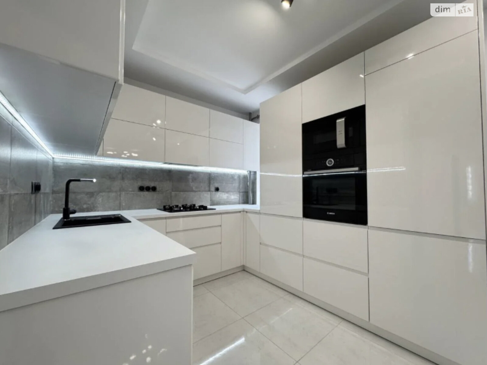 Продажа двухкомнатной квартиры в Криховцах, на ул. Довженко А. 21А, фото 1 Продажа двухкомнатной квартиры в Криховцах, на ул. Довженко А. 21А, фото 1