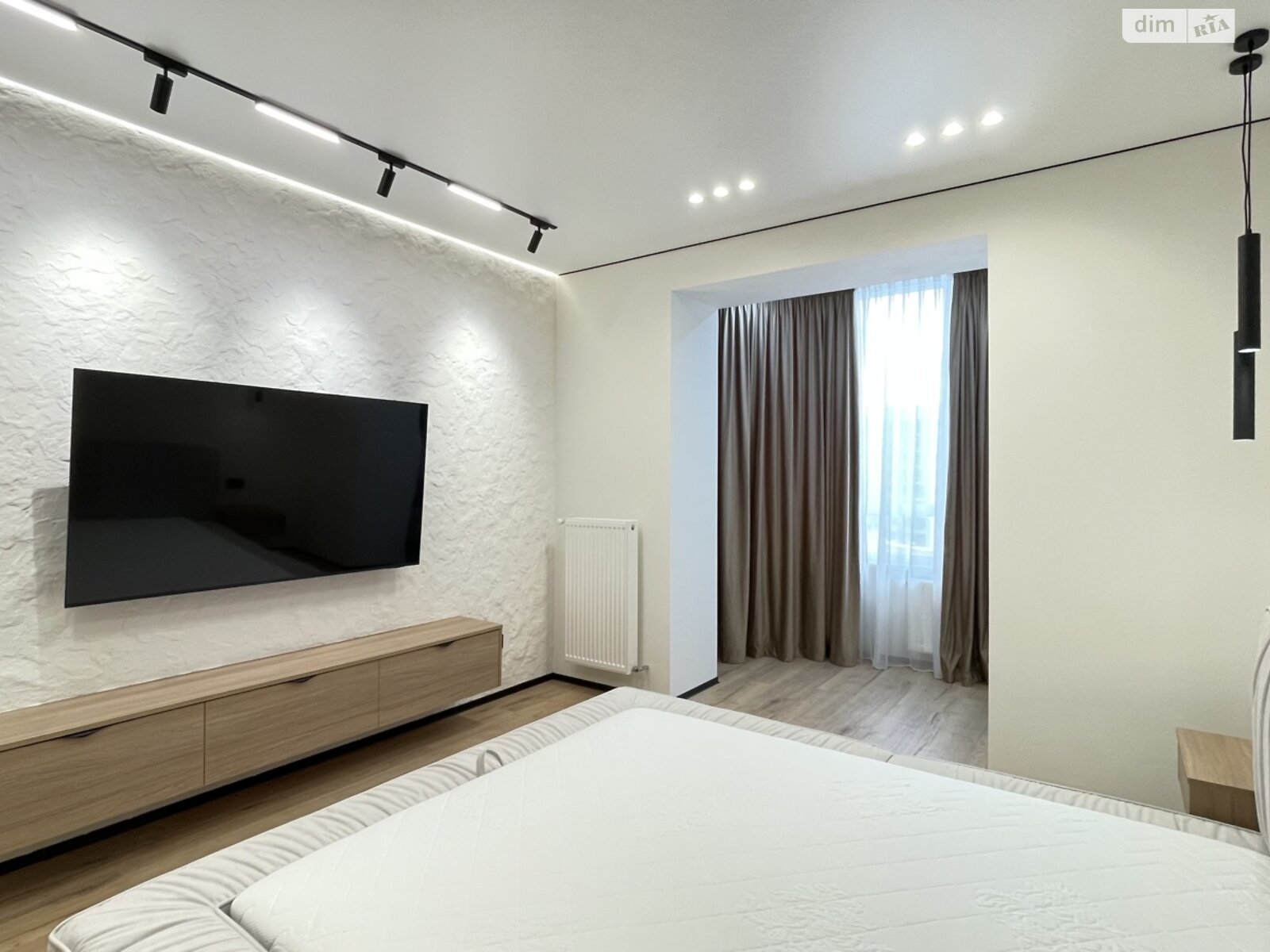 Продажа трехкомнатной квартиры в Криховцах, на ул. Приозерная, фото 1