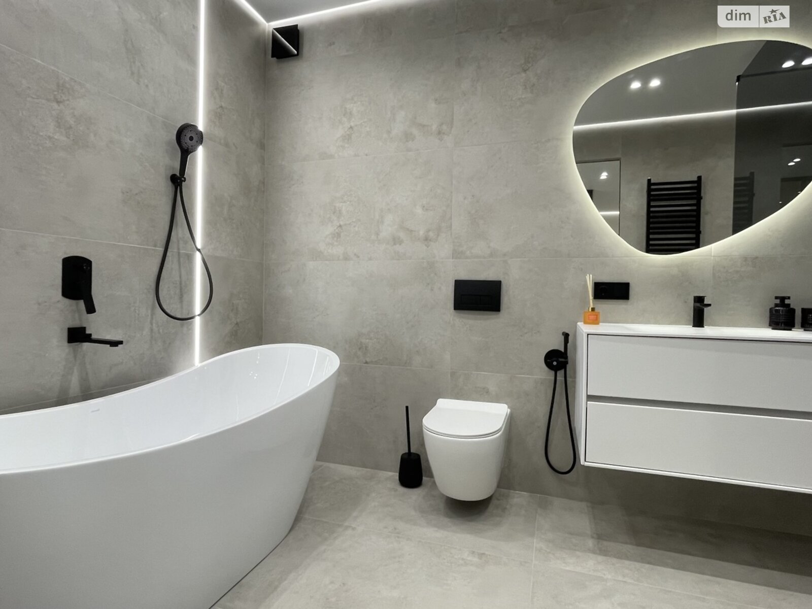 Продажа трехкомнатной квартиры в Криховцах, на ул. Приозерная, фото 1