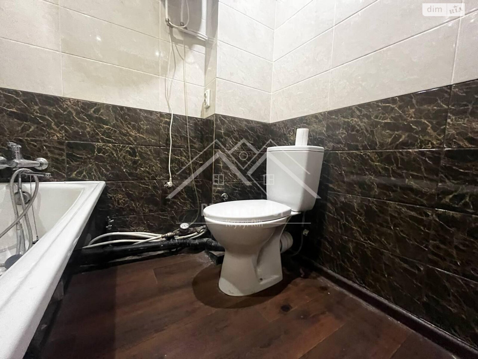Продажа трехкомнатной квартиры в Кривом Роге, на ул. Героев АТО 72, район Долгинцевский фото 1 Продажа трехкомнатной квартиры в Кривом Роге, на ул. Героев АТО 72, район Долгинцевский фото 1