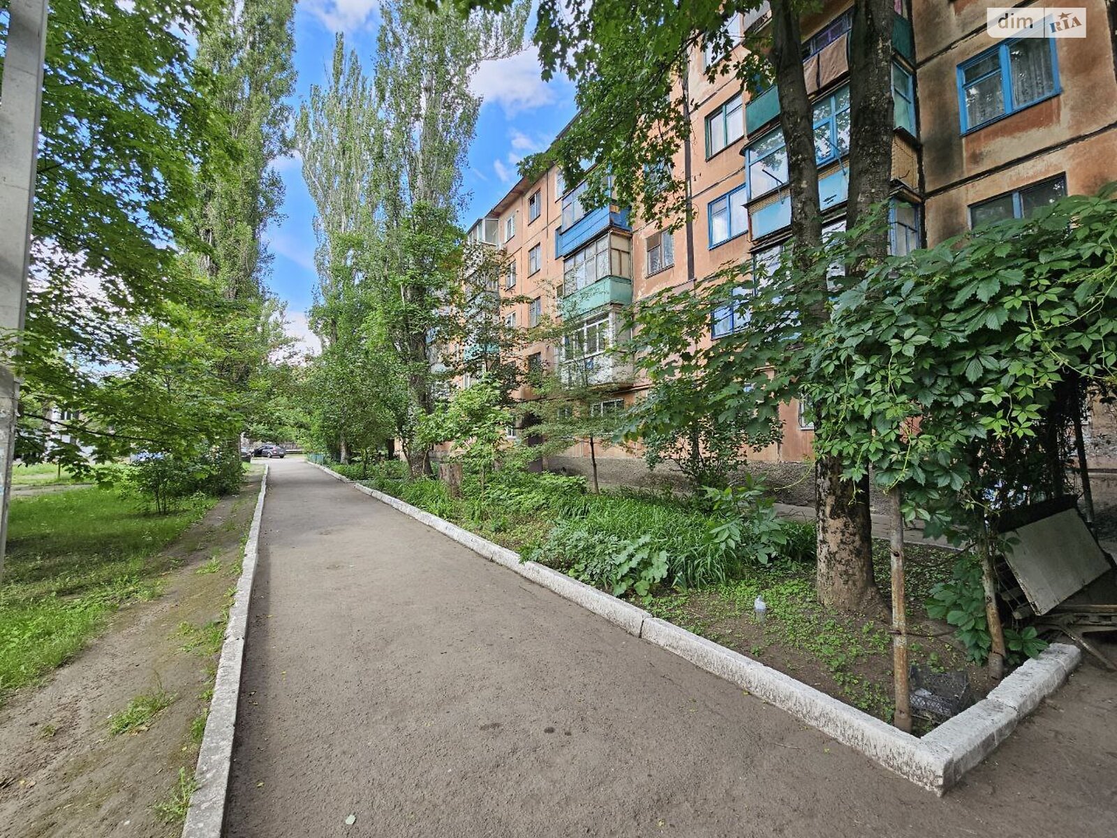 Продажа трехкомнатной квартиры в Кривом Роге, на ул. Героев АТО 76, район Долгинцевский фото 1 Продажа трехкомнатной квартиры в Кривом Роге, на ул. Героев АТО 76, район Долгинцевский фото 1
