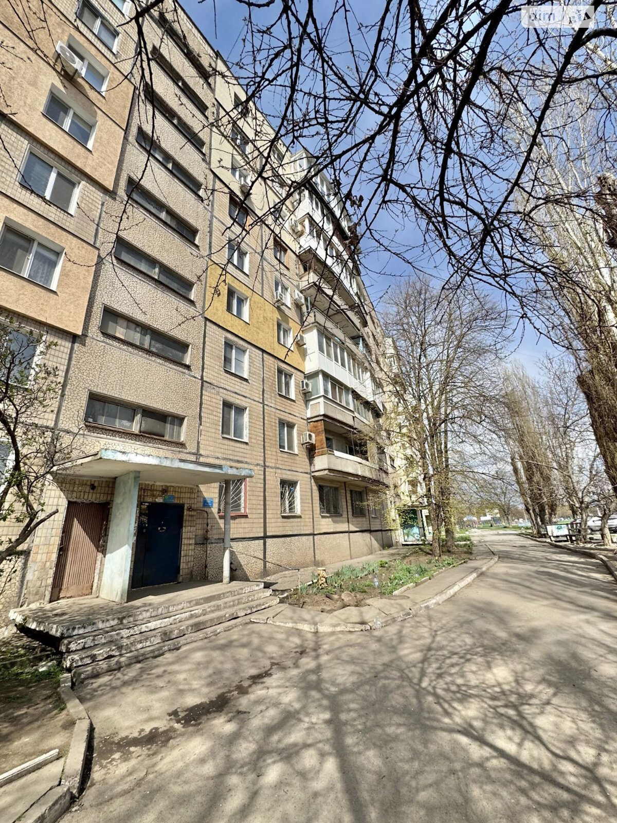 Продажа трехкомнатной квартиры в Кривом Роге, на шоссе Днепропетровское, район Долгинцевский фото 1 Продажа трехкомнатной квартиры в Кривом Роге, на шоссе Днепропетровское, район Долгинцевский фото 1