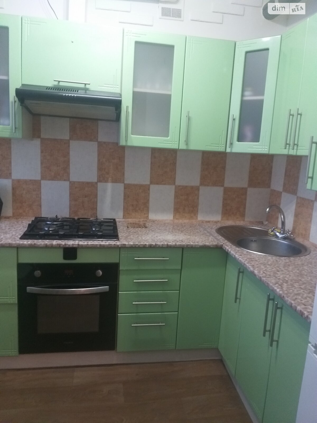 Продажа трехкомнатной квартиры в Кривом Роге, на ул. Железнодорожников 11, район Долгинцевский фото 1 Продажа трехкомнатной квартиры в Кривом Роге, на ул. Железнодорожников 11, район Долгинцевский фото 1