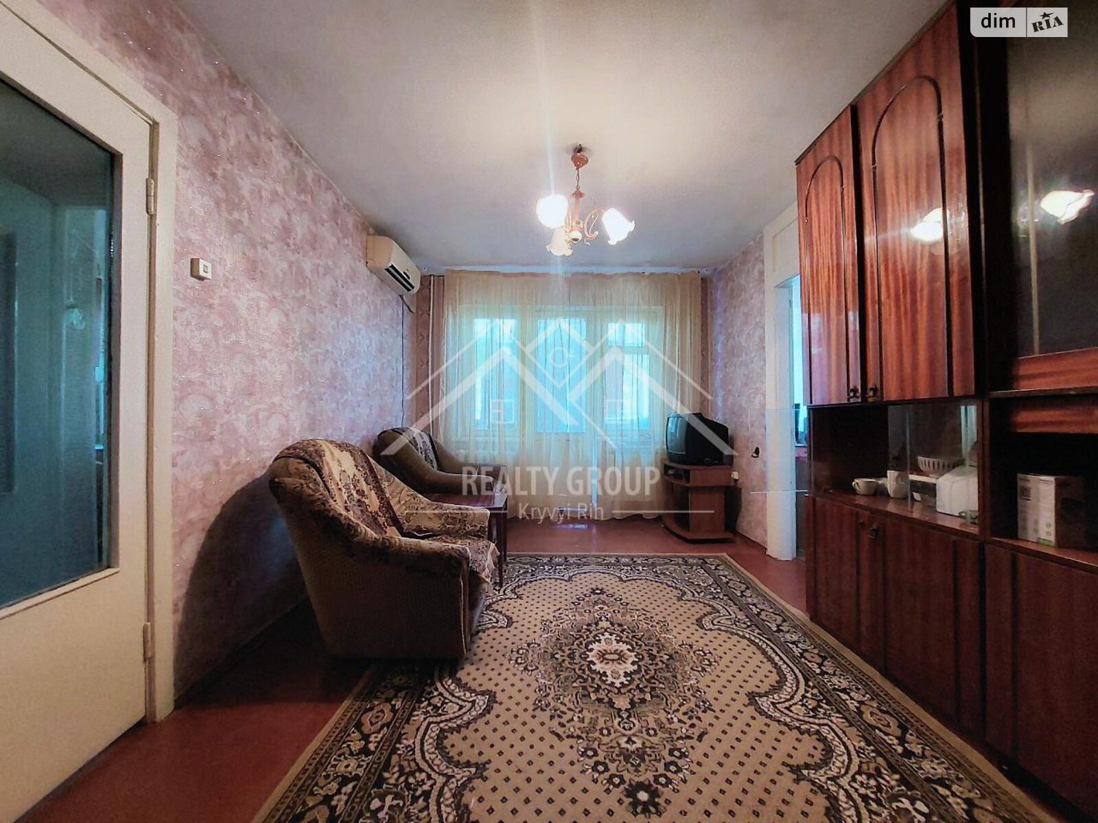 Продажа двухкомнатной квартиры в Кривом Роге, на просп. Университетский, район Долгинцевский фото 1 Продажа двухкомнатной квартиры в Кривом Роге, на просп. Университетский, район Долгинцевский фото 1
