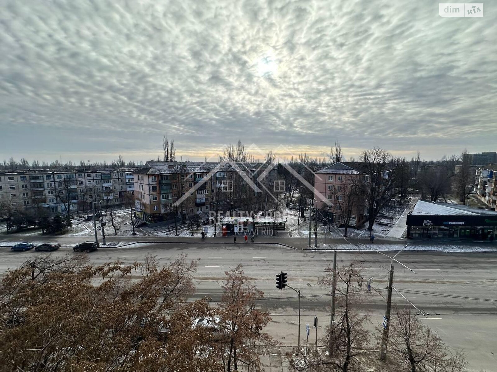 Продажа трехкомнатной квартиры в Кривом Роге, на просп. Университетский 63, район Долгинцевский фото 1