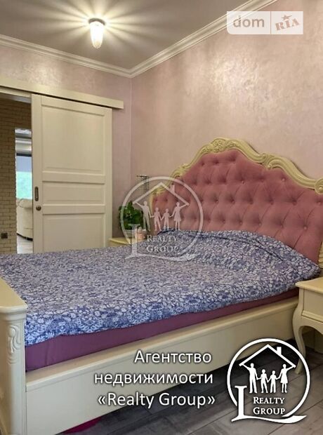 Продажа трехкомнатной квартиры в Кривом Роге, на ул. Есенина 4 район Дзержинский фото 1 Продажа трехкомнатной квартиры в Кривом Роге, на ул. Есенина 4 район Дзержинский фото 1
