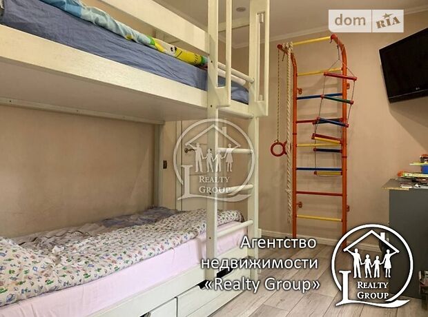 Продажа трехкомнатной квартиры в Кривом Роге, на ул. Есенина 4 район Дзержинский фото 1 Продажа трехкомнатной квартиры в Кривом Роге, на ул. Есенина 4 район Дзержинский фото 1