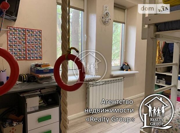 Продажа трехкомнатной квартиры в Кривом Роге, на ул. Есенина 4 район Дзержинский фото 1 Продажа трехкомнатной квартиры в Кривом Роге, на ул. Есенина 4 район Дзержинский фото 1