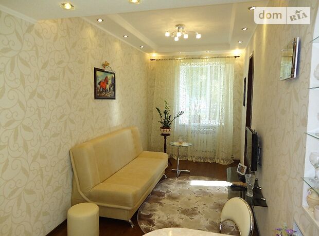 Продажа двухкомнатной квартиры в Кривом Роге, на ул. Революционная 47 район Дзержинский фото 1 Продажа двухкомнатной квартиры в Кривом Роге, на ул. Революционная 47 район Дзержинский фото 1