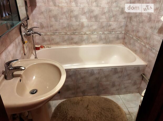 Продажа двухкомнатной квартиры в Кривом Роге, на Гурова Вадима 11 район Дзержинский фото 1 Продажа двухкомнатной квартиры в Кривом Роге, на Гурова Вадима 11 район Дзержинский фото 1