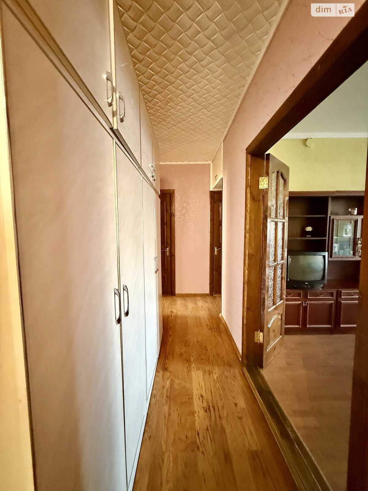 Продаж трикімнатної квартири в Кривому Розі, на мкр. Індустріальний 69, фото 1