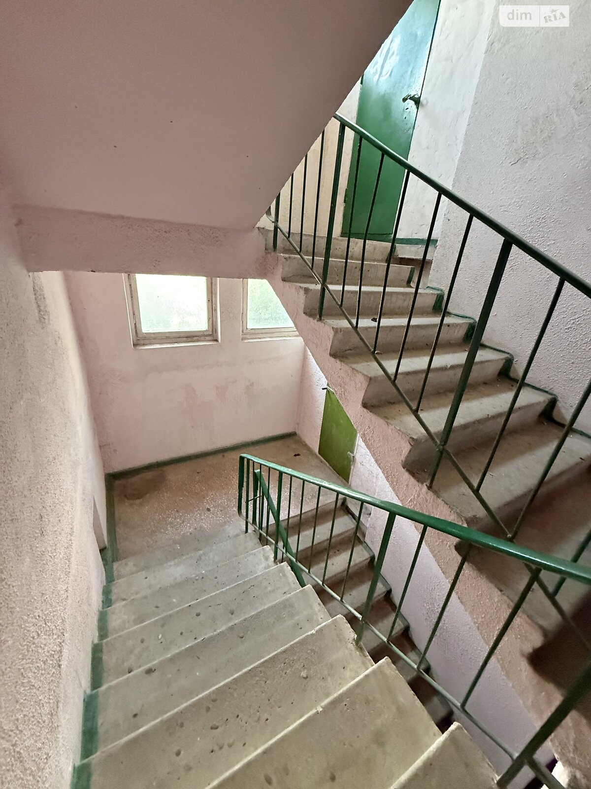 Продаж трикімнатної квартири в Кривому Розі, на мкр. Індустріальний 69, фото 1