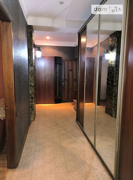 Продажа трехкомнатной квартиры в Кривом Роге, на ул. XX Партсъезда, район Жовтневый фото 1 Продажа трехкомнатной квартиры в Кривом Роге, на ул. XX Партсъезда, район Жовтневый фото 1