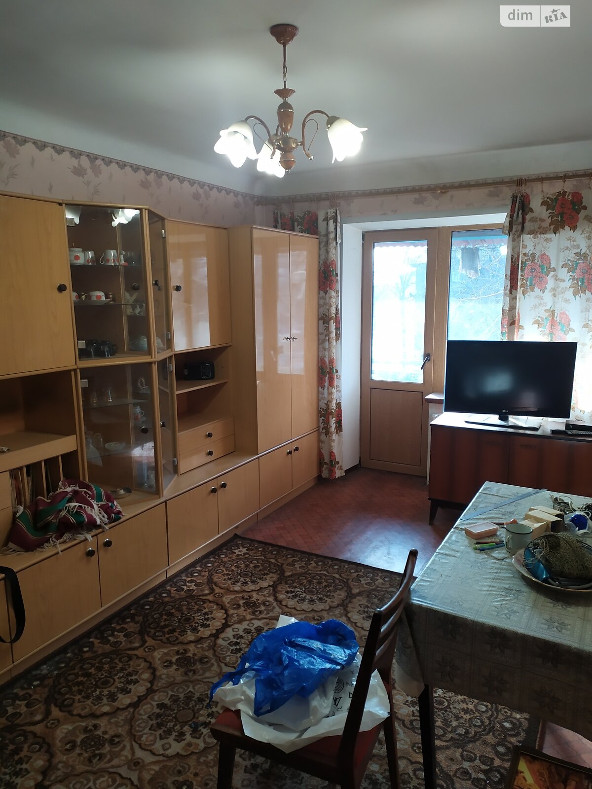 Продажа трехкомнатной квартиры в Кривом Роге, на ул. Криворожстали 50, район Металлургический фото 1 Продажа трехкомнатной квартиры в Кривом Роге, на ул. Криворожстали 50, район Металлургический фото 1