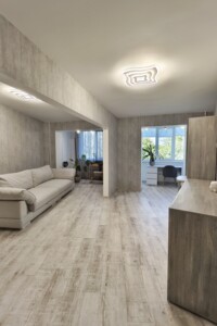 Продажа шестикомнатной квартиры в Кривом Роге, на просп. Мира 28, район Металлургический фото 2