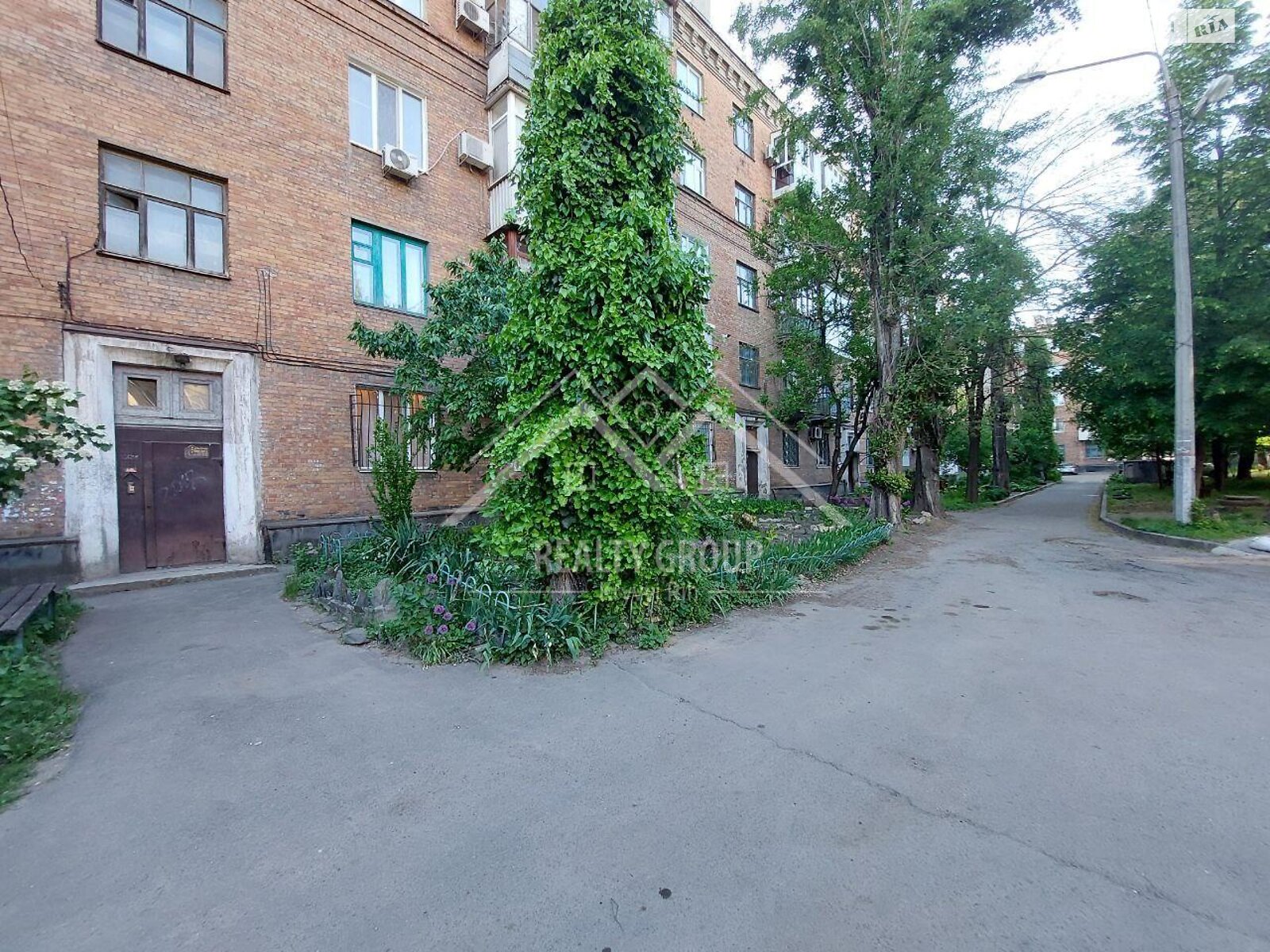 Продажа трехкомнатной квартиры в Кривом Роге, на ул. Степана Тильги, район Металлургический фото 1