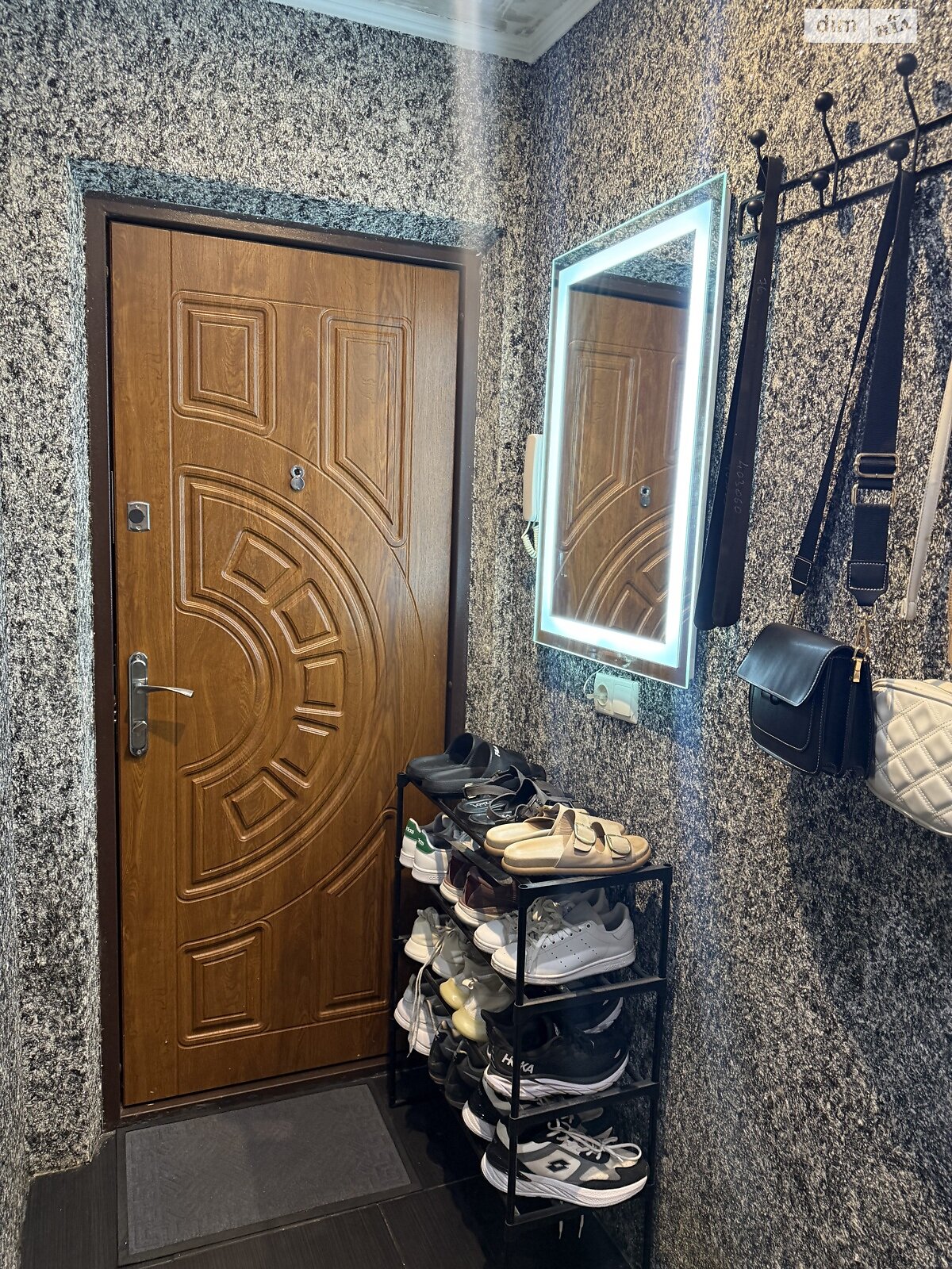 Продаж трикімнатної квартири в Кривому Розі, на вул. Степана Тільги 30, район Металургійний фото 1 Продаж трикімнатної квартири в Кривому Розі, на вул. Степана Тільги 30, район Металургійний фото 1