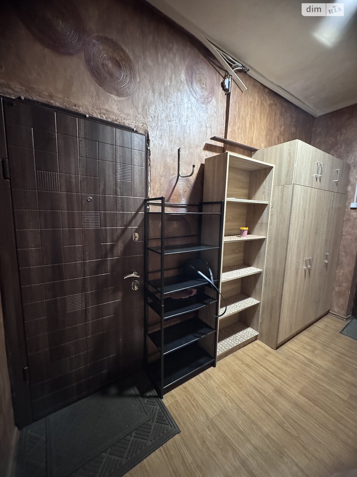 Продаж трикімнатної квартири в Кривому Розі, на вул. Степана Тільги 8, кв. 6, район Металургійний фото 1 Продаж трикімнатної квартири в Кривому Розі, на вул. Степана Тільги 8, кв. 6, район Металургійний фото 1