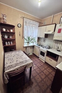 Продажа трехкомнатной квартиры в Кривом Роге, на ул. Вадима Гурова, район Металлургический фото 2