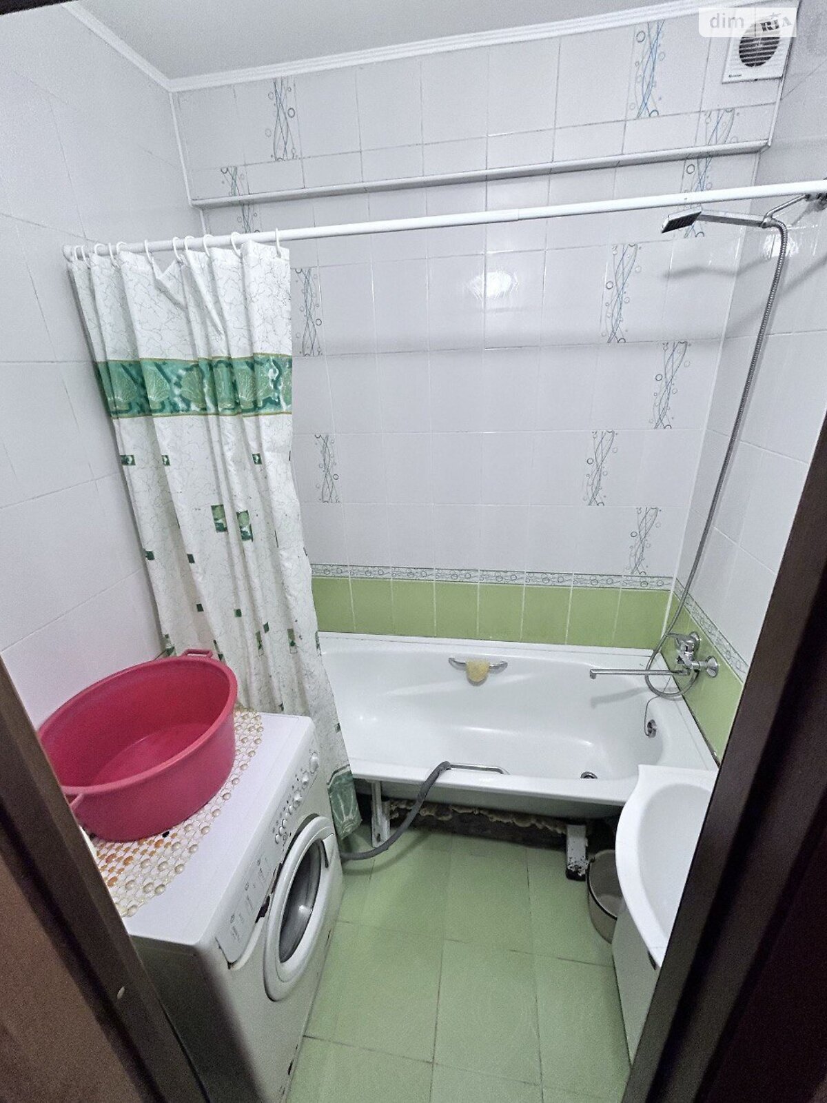 Продажа трехкомнатной квартиры в Кривом Роге, на ул. Вадима Гурова, район Металлургический фото 1