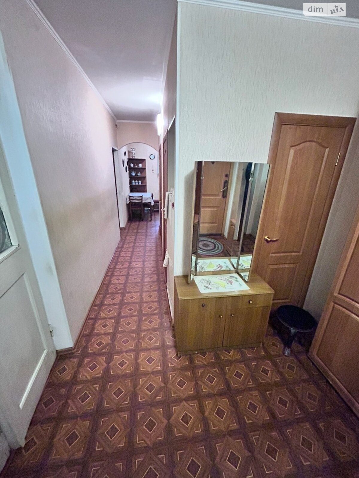 Продажа трехкомнатной квартиры в Кривом Роге, на ул. Вадима Гурова, район Металлургический фото 1