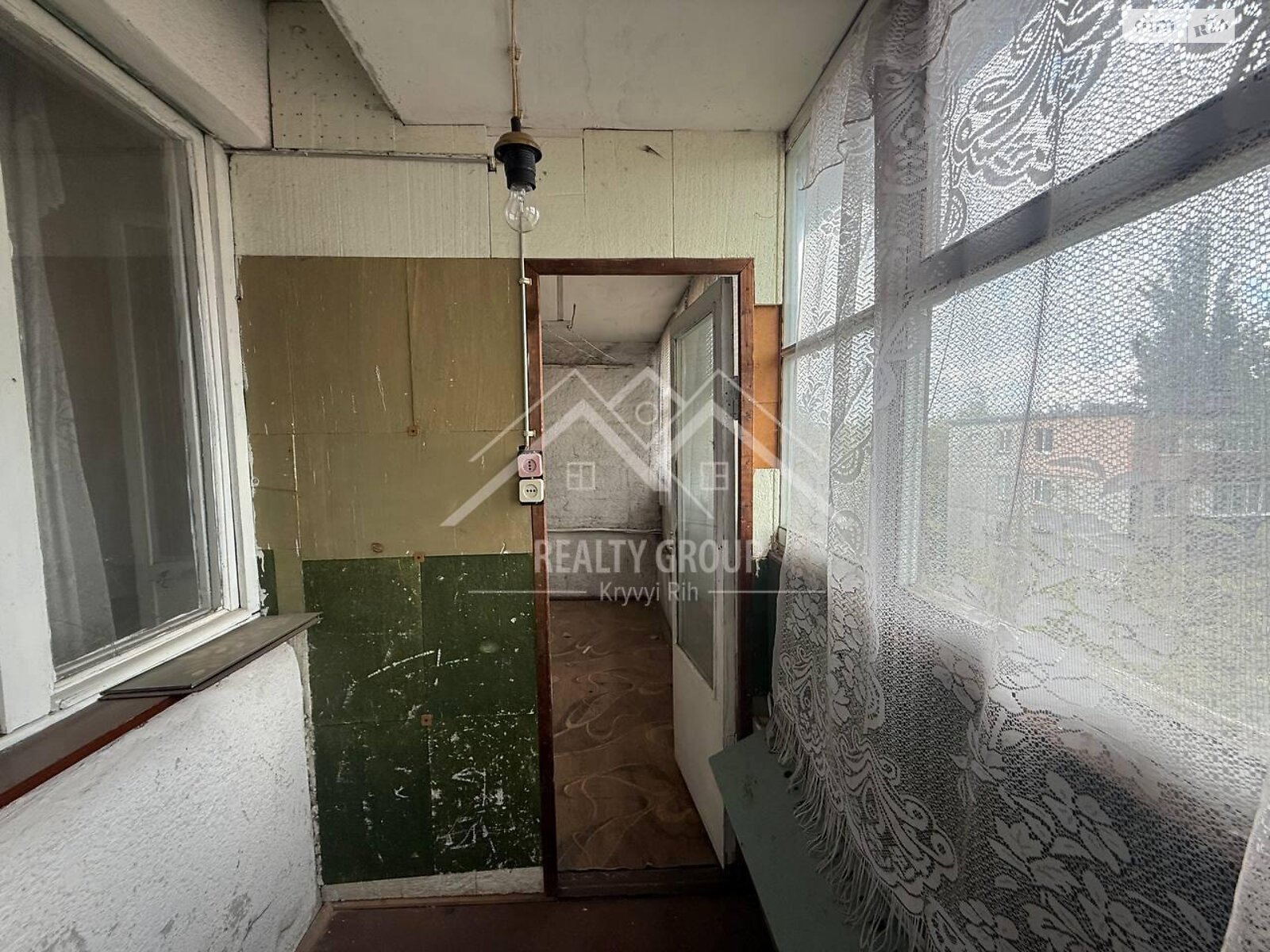 Продажа трехкомнатной квартиры в Кривом Роге, на ул. Виталия Матусевича 28, район Металлургический фото 1 Продажа трехкомнатной квартиры в Кривом Роге, на ул. Виталия Матусевича 28, район Металлургический фото 1