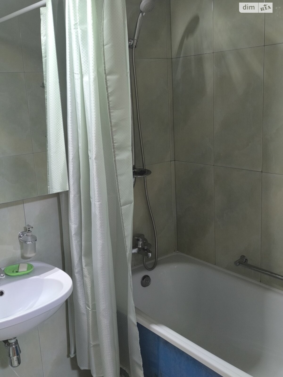 Продаж трикімнатної квартири в Кривому Розі, на вул. Віталія Матусевича 2А, район Металургійний фото 1 Продаж трикімнатної квартири в Кривому Розі, на вул. Віталія Матусевича 2А, район Металургійний фото 1