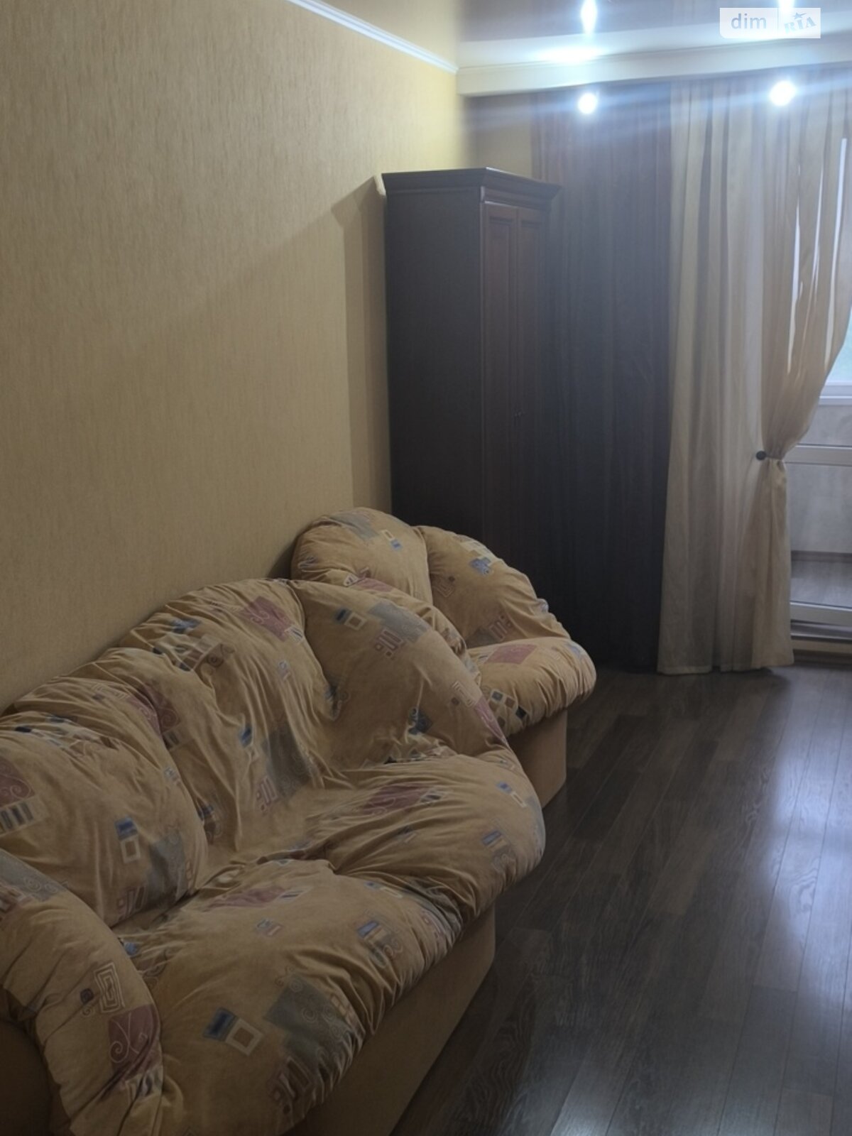 Продаж трикімнатної квартири в Кривому Розі, на вул. Віталія Матусевича 2А, район Металургійний фото 1 Продаж трикімнатної квартири в Кривому Розі, на вул. Віталія Матусевича 2А, район Металургійний фото 1