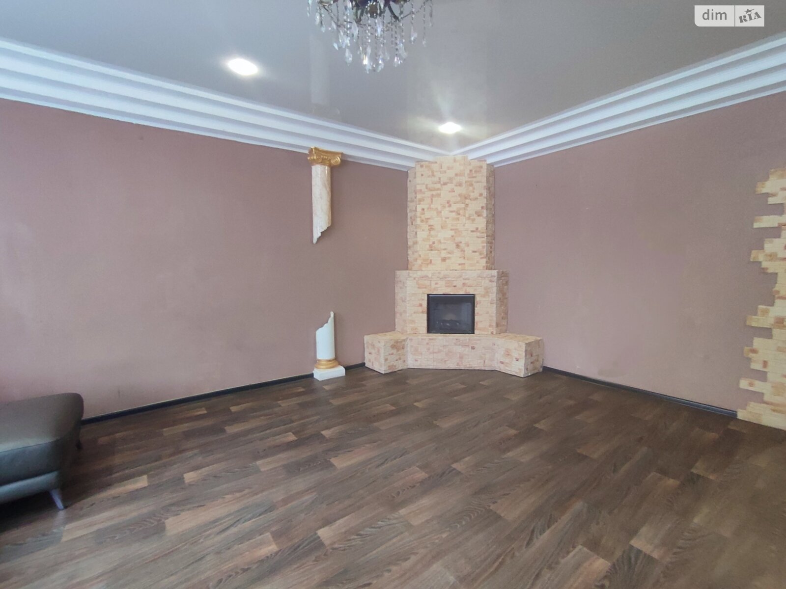 Продажа трехкомнатной квартиры в Кривом Роге, на ул. Вокзальная, район Металлургический фото 1 Продажа трехкомнатной квартиры в Кривом Роге, на ул. Вокзальная, район Металлургический фото 1