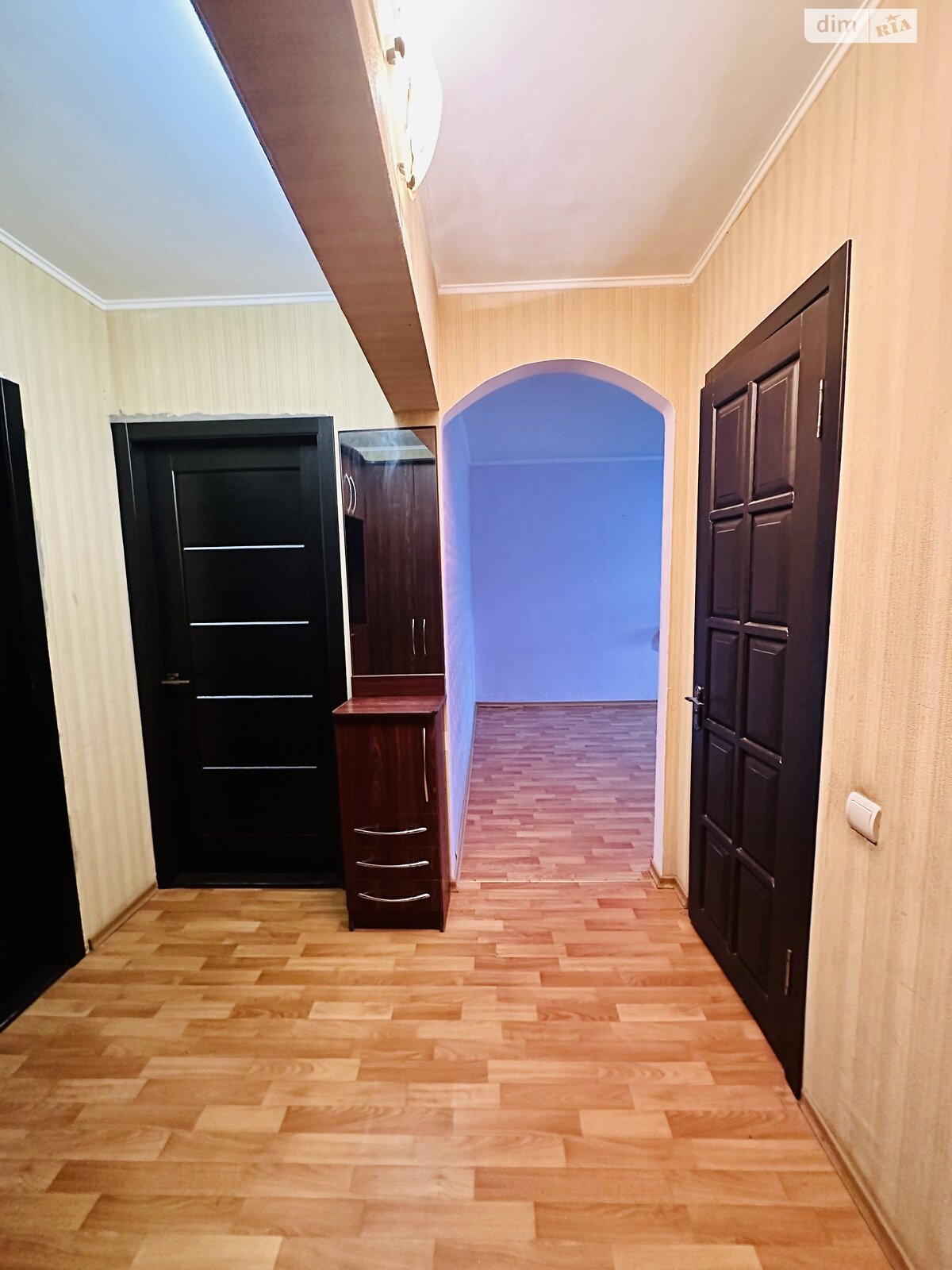 Продажа трехкомнатной квартиры в Кривом Роге, на ул. Покровская 25, фото 1