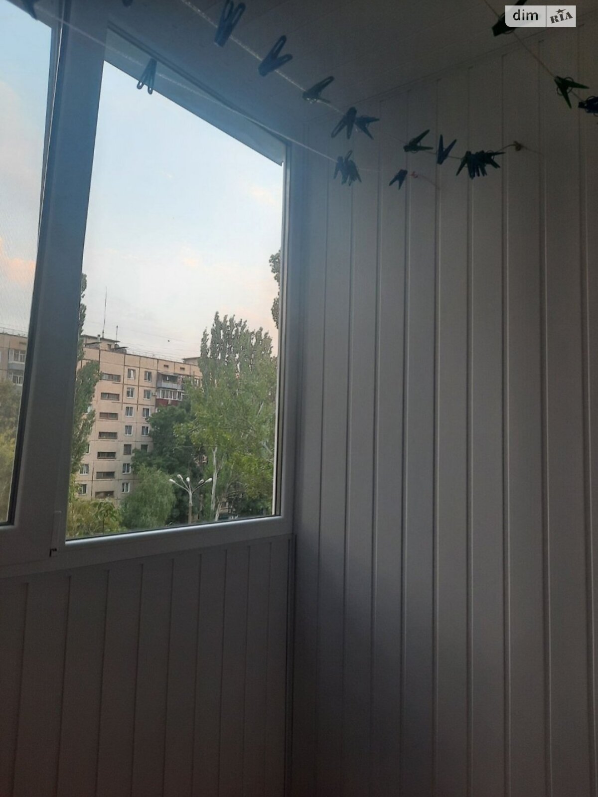 Продаж трикімнатної квартири в Кривому Розі, на вул. 4-й Зарічний мікрорайон 10, район Покровський фото 1