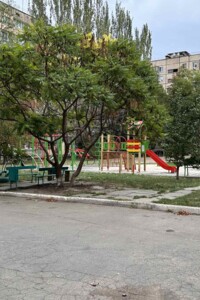 Продаж однокімнатної квартири в Кривому Розі, на вул. 4-й Зарічний мікрорайон 12, район Покровський фото 2