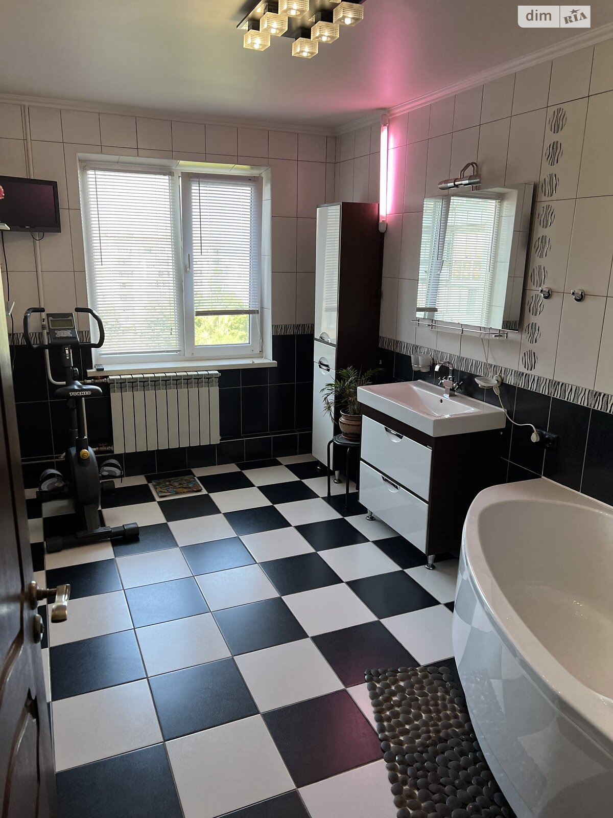 Продажа двухкомнатной квартиры в Кривом Роге, на ул. 5-й Заречный микрорайон, район Покровский фото 1 Продажа двухкомнатной квартиры в Кривом Роге, на ул. 5-й Заречный микрорайон, район Покровский фото 1