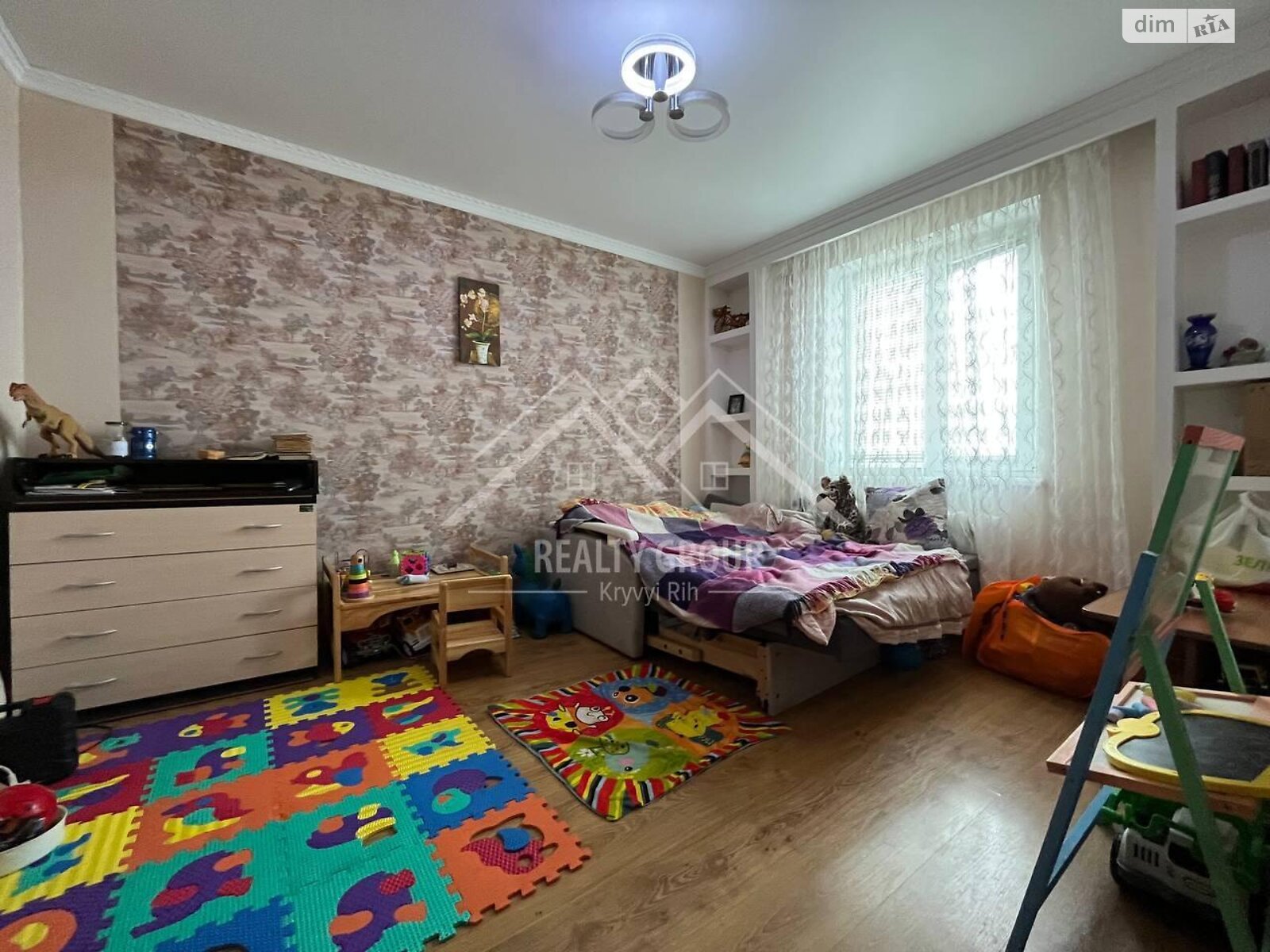 Продаж чотирикімнатної квартири в Кривому Розі, на вул. 5-й Зарічний мікрорайон 91, район Покровський фото 1 Продаж чотирикімнатної квартири в Кривому Розі, на вул. 5-й Зарічний мікрорайон 91, район Покровський фото 1
